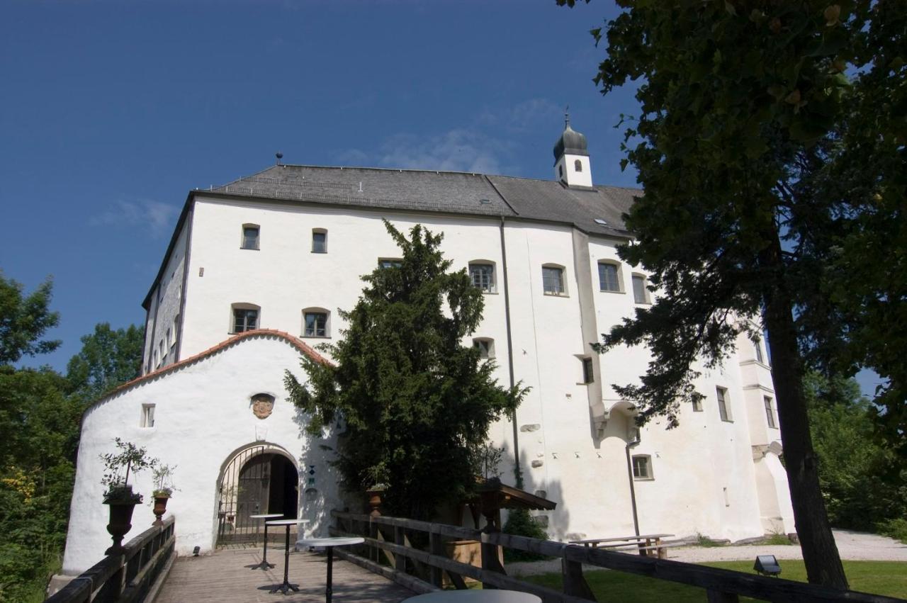 Hotel Schloss Amerang Экстерьер фото