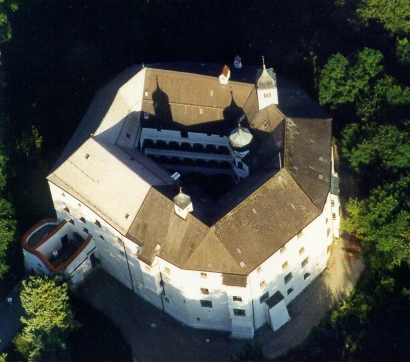 Hotel Schloss Amerang Экстерьер фото